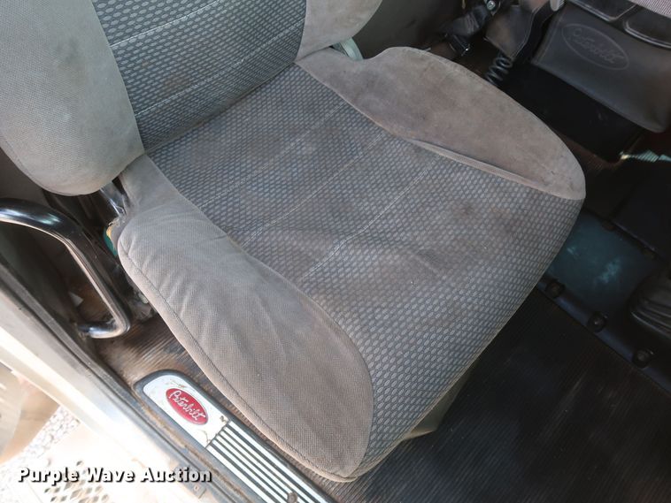 image for item DK3690 2011 Peterbilt 389  semi truck