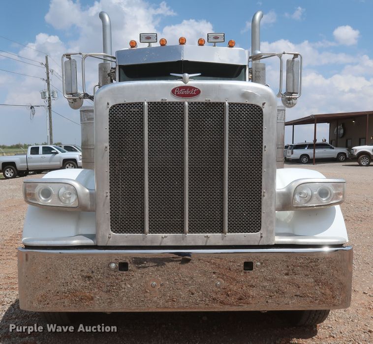image for item DK3690 2011 Peterbilt 389  semi truck