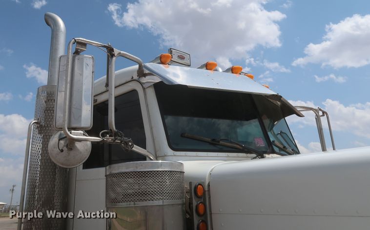 image for item DK3690 2011 Peterbilt 389  semi truck