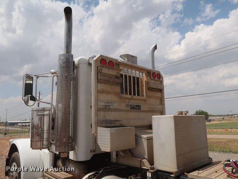 image for item DK3690 2011 Peterbilt 389  semi truck