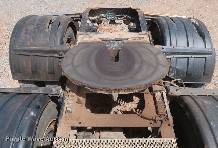 image for item DK3690 2011 Peterbilt 389  semi truck