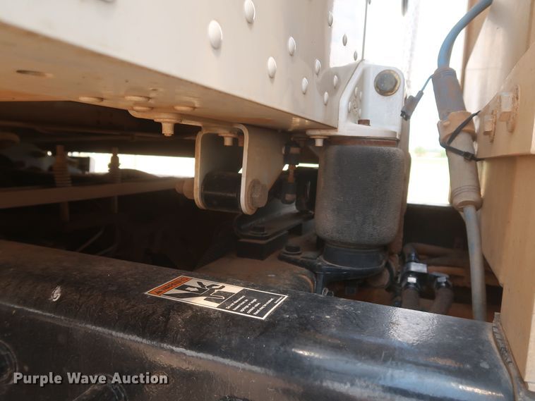 image for item DK3690 2011 Peterbilt 389  semi truck