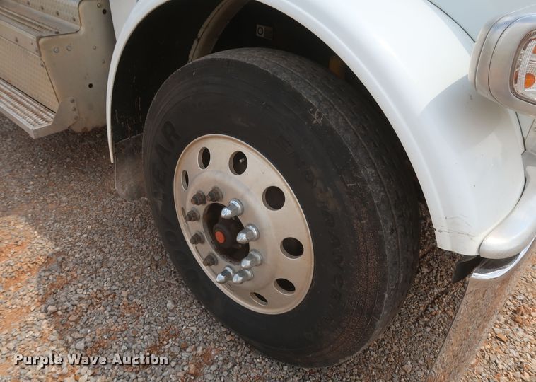 image for item DK3690 2011 Peterbilt 389  semi truck