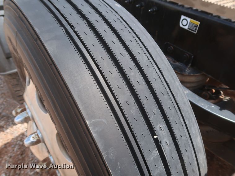 image for item DK3690 2011 Peterbilt 389  semi truck