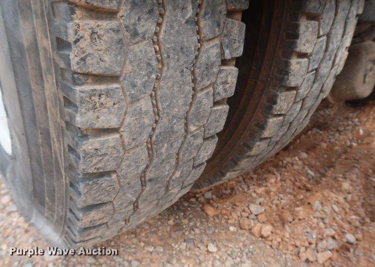 image for item DK3690 2011 Peterbilt 389  semi truck