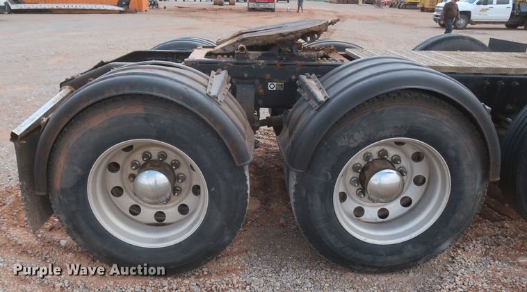 image for item DK3690 2011 Peterbilt 389  semi truck