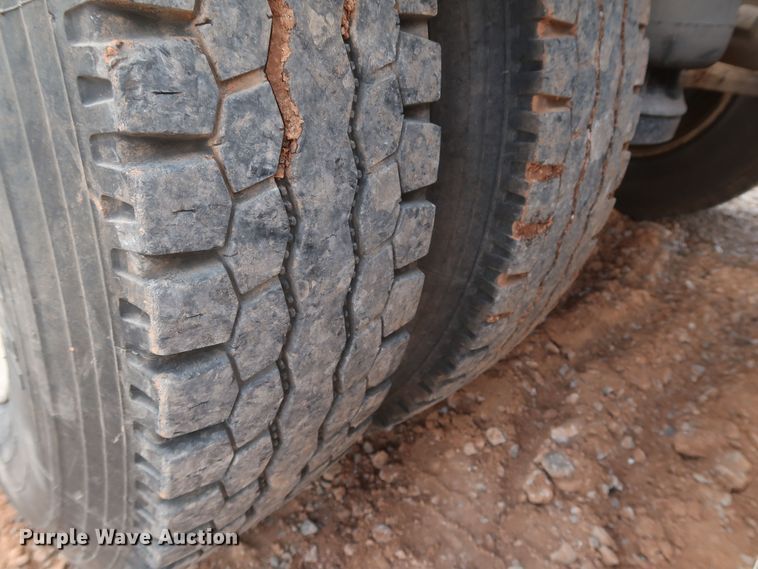 image for item DK3690 2011 Peterbilt 389  semi truck