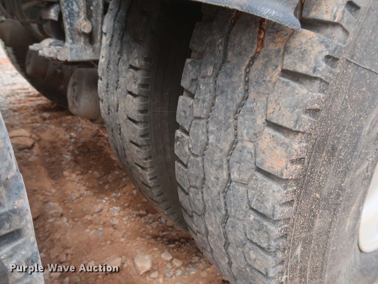 image for item DK3690 2011 Peterbilt 389  semi truck