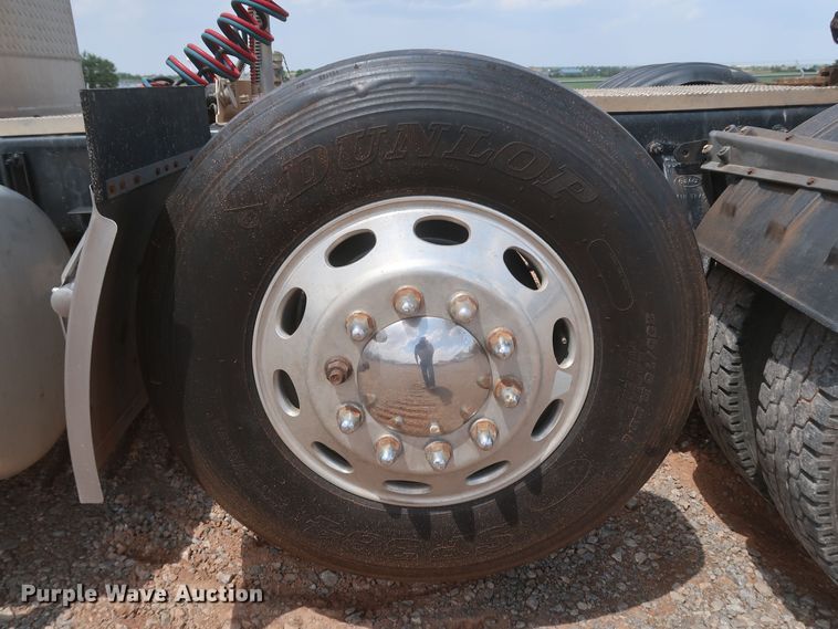 image for item DK3690 2011 Peterbilt 389  semi truck