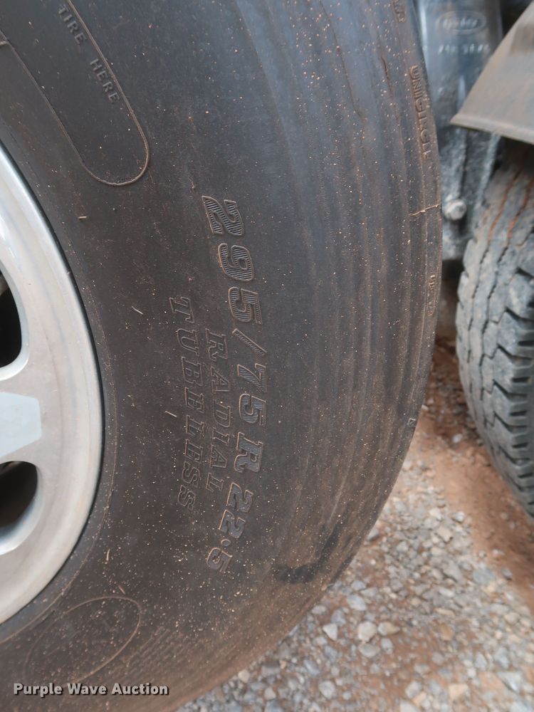 image for item DK3690 2011 Peterbilt 389  semi truck