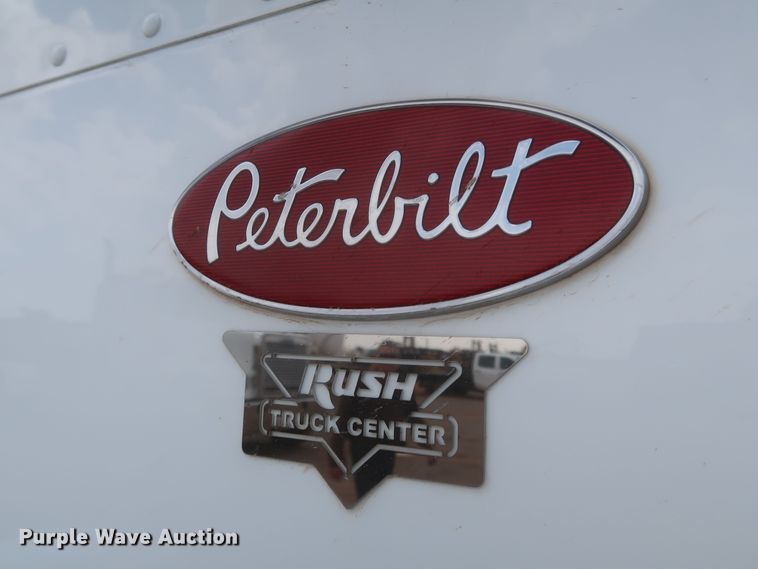 image for item DK3690 2011 Peterbilt 389  semi truck