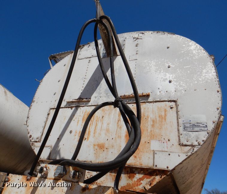 image for item DK8249 1976 Ledwell  feed delivery trailer