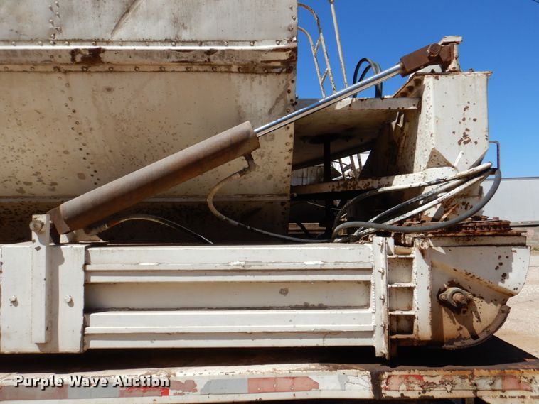 image for item DK8249 1976 Ledwell  feed delivery trailer