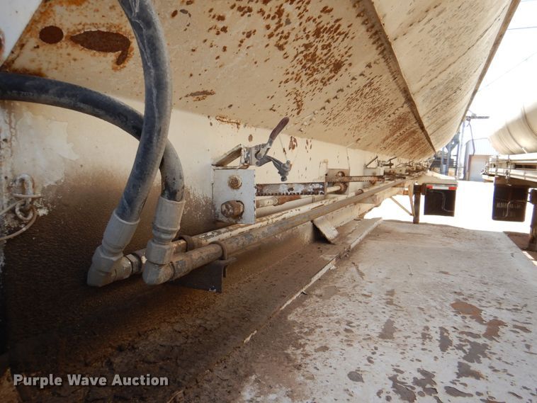 image for item DK8249 1976 Ledwell  feed delivery trailer