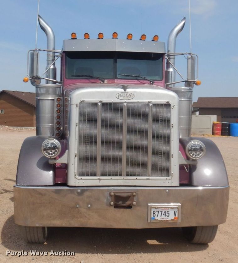image for item DM5425 1996 Peterbilt 378  semi truck