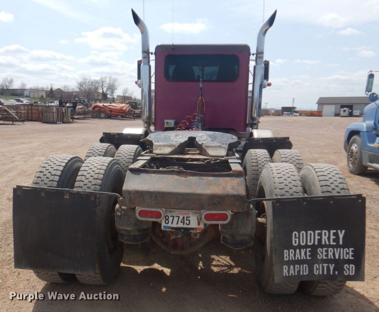 image for item DM5425 1996 Peterbilt 378  semi truck