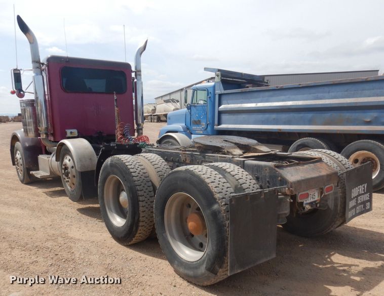 image for item DM5425 1996 Peterbilt 378  semi truck
