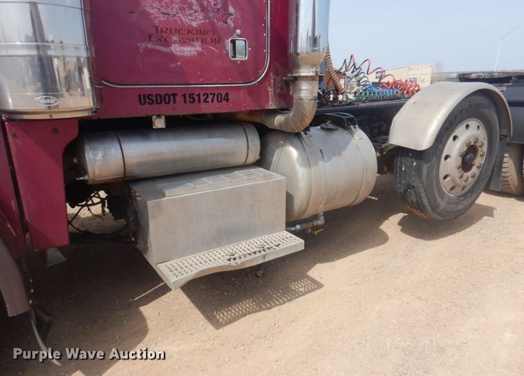 image for item DM5425 1996 Peterbilt 378  semi truck