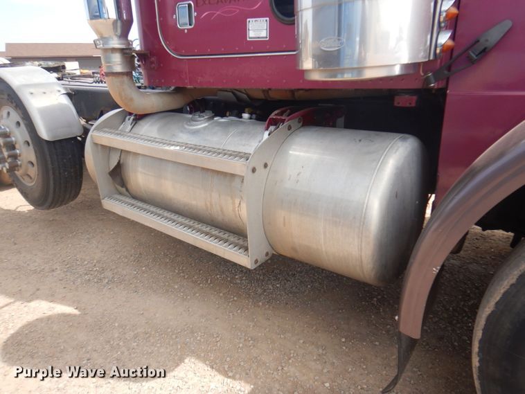 image for item DM5425 1996 Peterbilt 378  semi truck