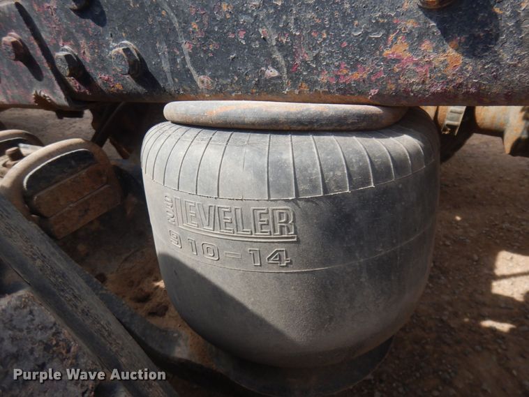 image for item DM5425 1996 Peterbilt 378  semi truck