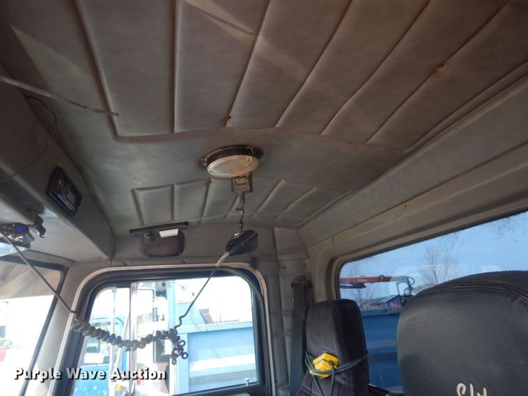 image for item DM5425 1996 Peterbilt 378  semi truck