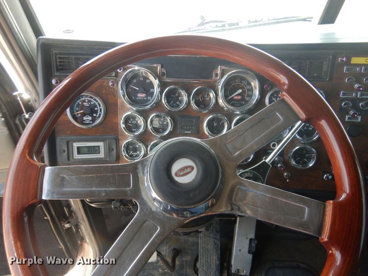 image for item DM5425 1996 Peterbilt 378  semi truck