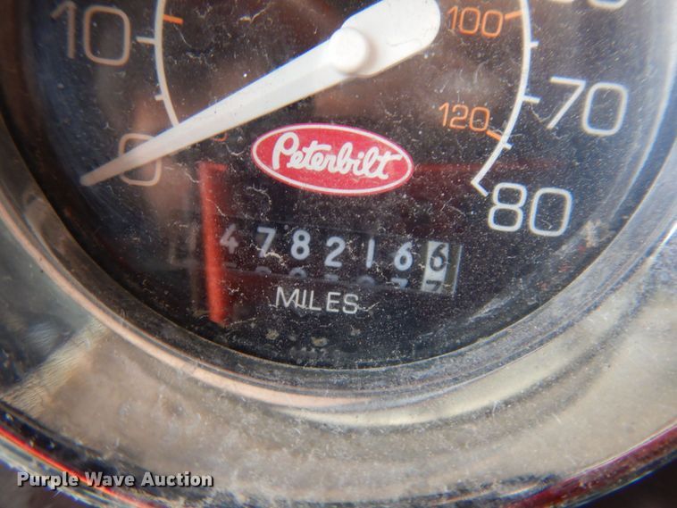 image for item DM5425 1996 Peterbilt 378  semi truck