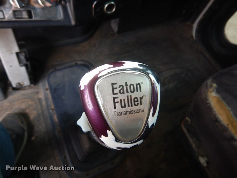 image for item DM5425 1996 Peterbilt 378  semi truck