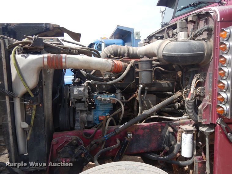 image for item DM5425 1996 Peterbilt 378  semi truck