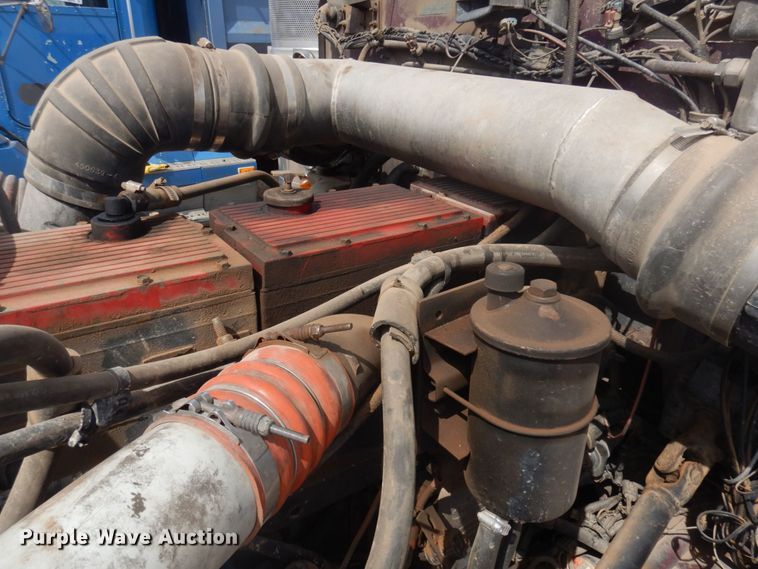 image for item DM5425 1996 Peterbilt 378  semi truck