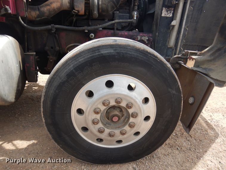 image for item DM5425 1996 Peterbilt 378  semi truck