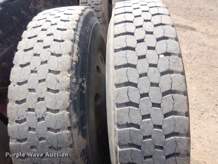 image for item DM5425 1996 Peterbilt 378  semi truck