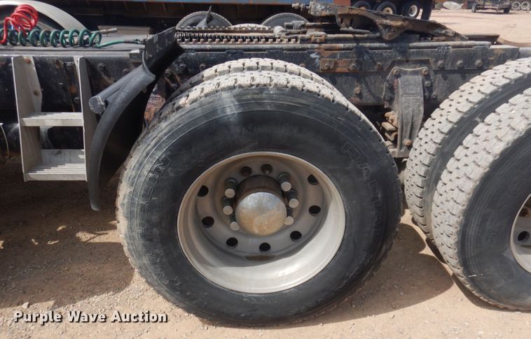 image for item DM5425 1996 Peterbilt 378  semi truck