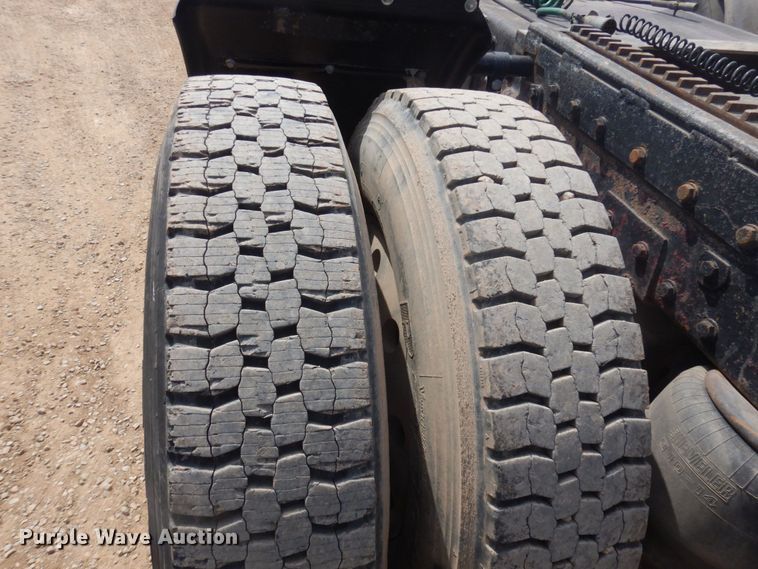 image for item DM5425 1996 Peterbilt 378  semi truck