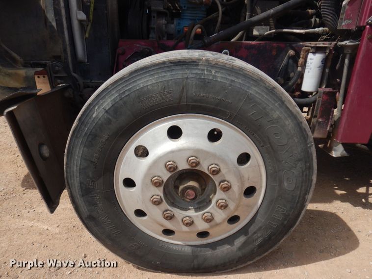 image for item DM5425 1996 Peterbilt 378  semi truck