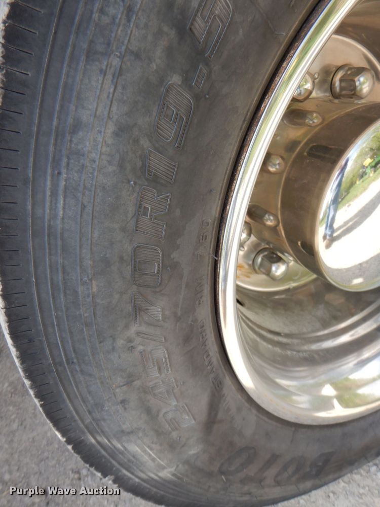 image for item DM6184 1998 GMC C6500  rollback truck