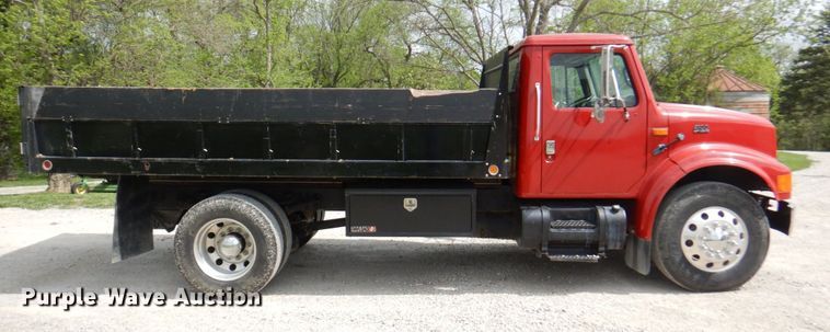 image for item DM6187 1996 International 4900  dump flatbed truck