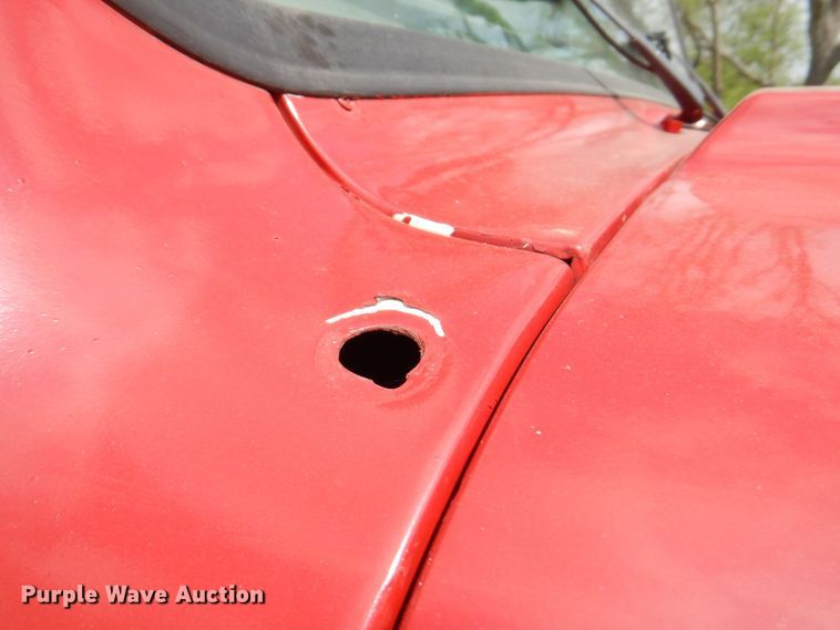 image for item DM6187 1996 International 4900  dump flatbed truck