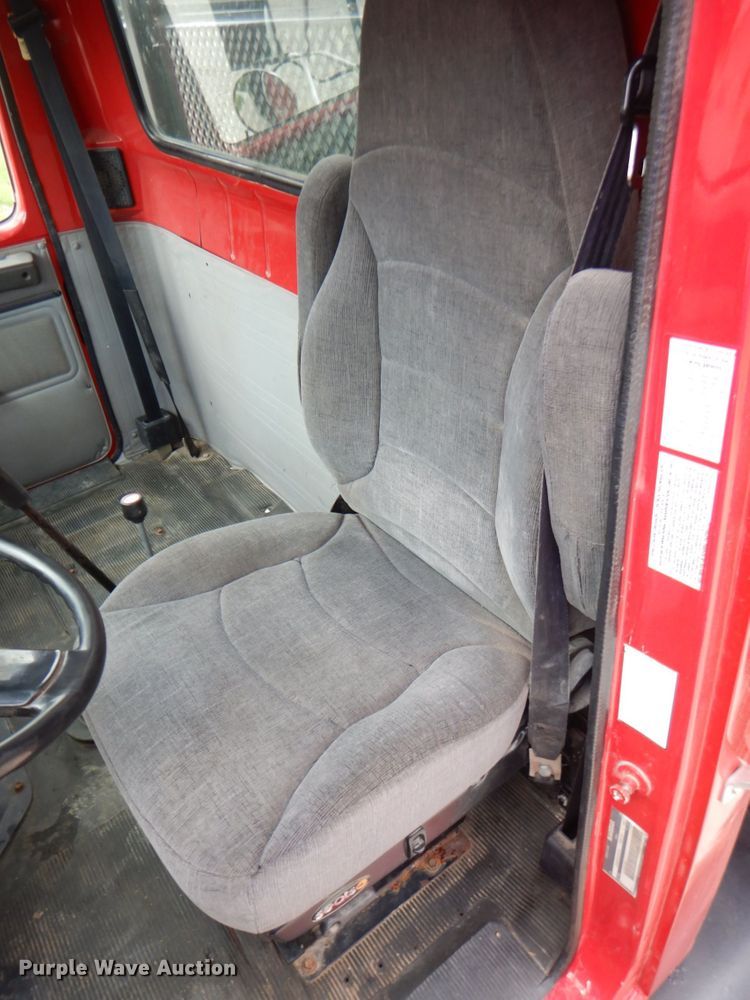 image for item DM6187 1996 International 4900  dump flatbed truck