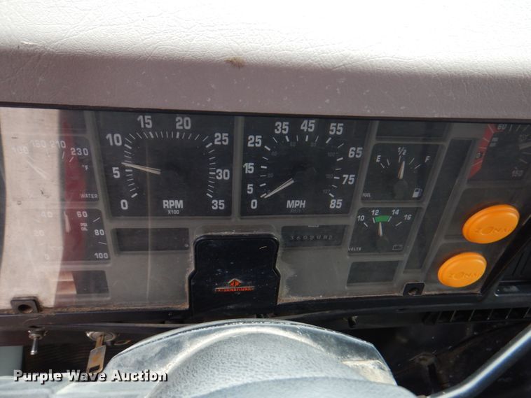 image for item DM6187 1996 International 4900  dump flatbed truck