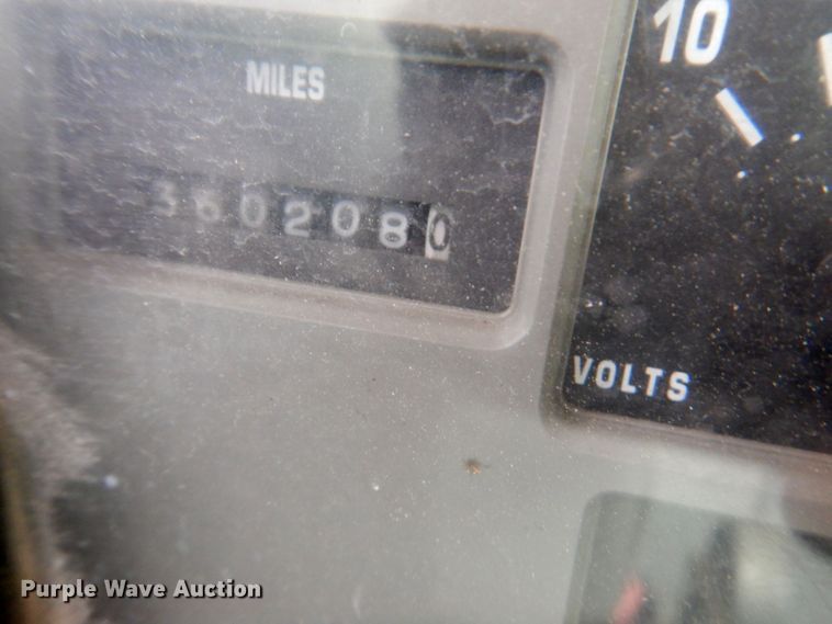 image for item DM6187 1996 International 4900  dump flatbed truck