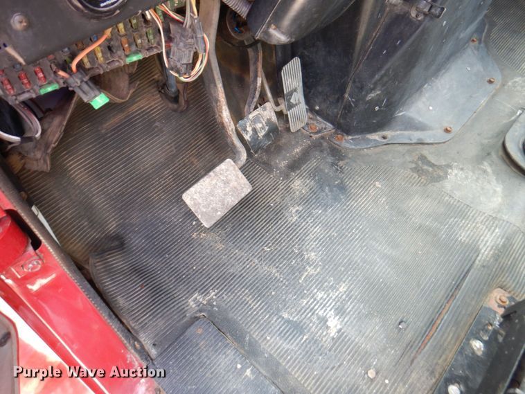 image for item DM6187 1996 International 4900  dump flatbed truck