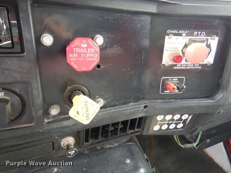 image for item DM6187 1996 International 4900  dump flatbed truck