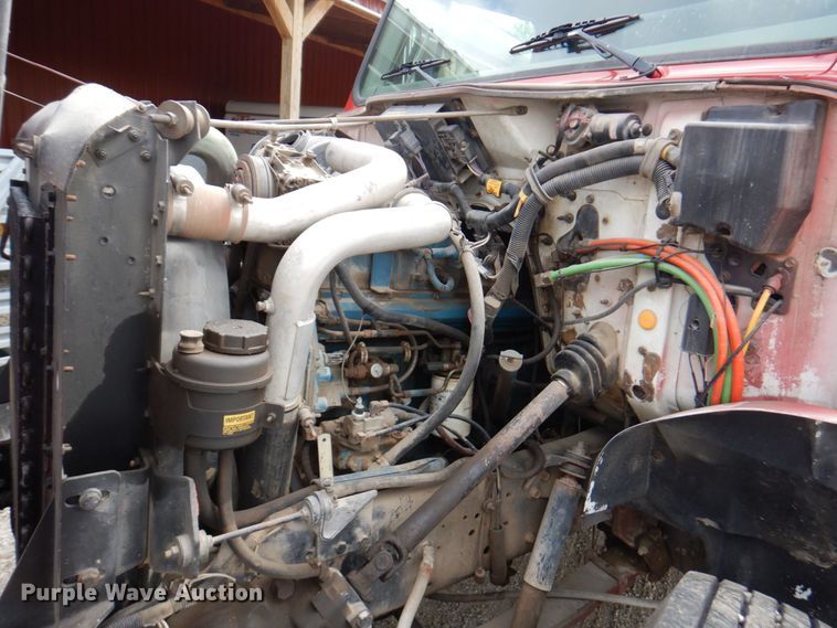 image for item DM6187 1996 International 4900  dump flatbed truck