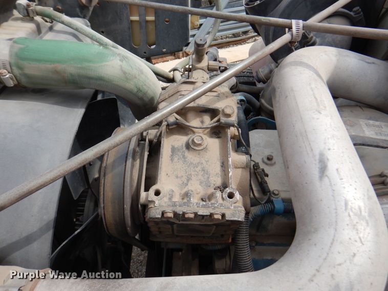 image for item DM6187 1996 International 4900  dump flatbed truck