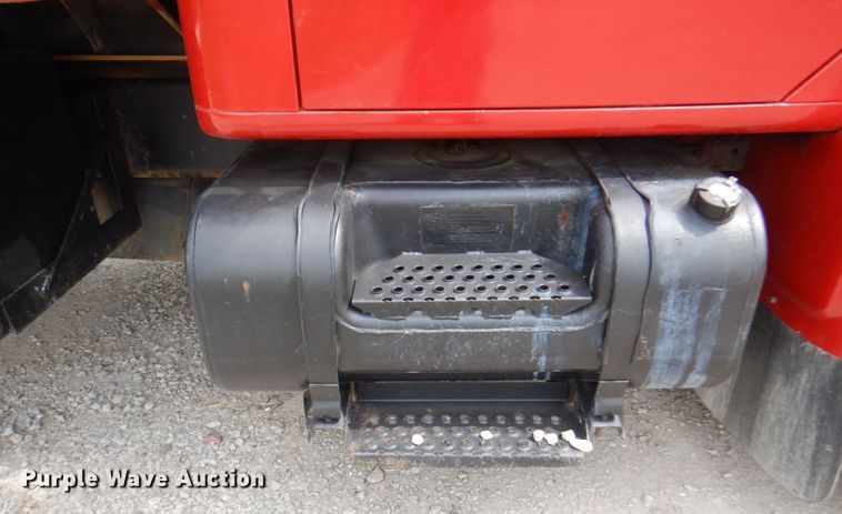 image for item DM6187 1996 International 4900  dump flatbed truck