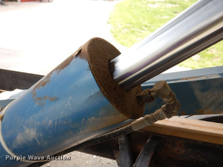 image for item DM6187 1996 International 4900  dump flatbed truck