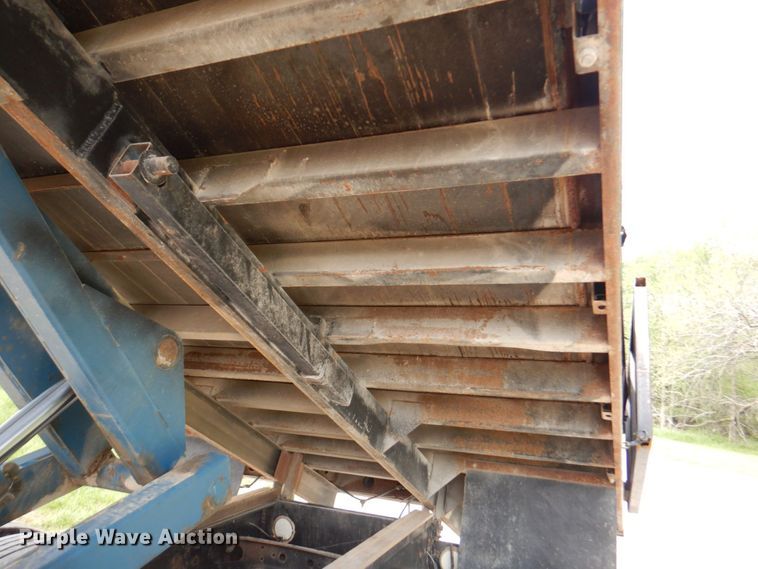 image for item DM6187 1996 International 4900  dump flatbed truck