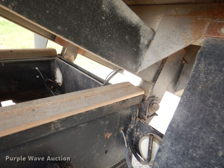 image for item DM6187 1996 International 4900  dump flatbed truck