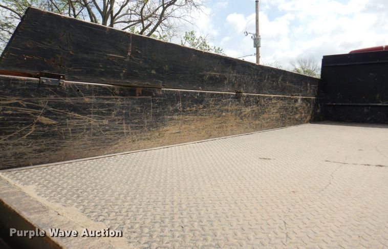 image for item DM6187 1996 International 4900  dump flatbed truck